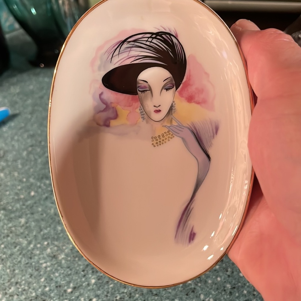 Vintage Fine Porcelain La Femme by Shafford trinket dish - Picture 5 of 6